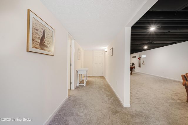 411 Wood Springs Rd, La Grange, KY 40031
