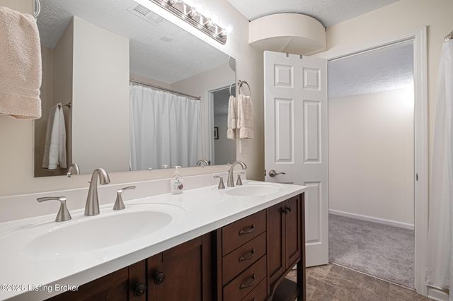 411 Wood Springs Rd, La Grange, KY 40031