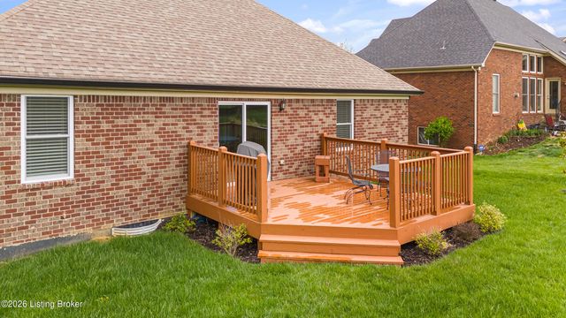 411 Wood Springs Rd, La Grange, KY 40031