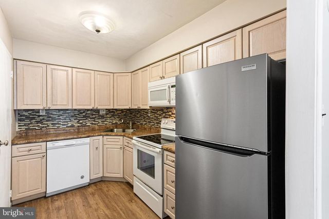 3028 HARBOUR DR, Palmyra, NJ 08065