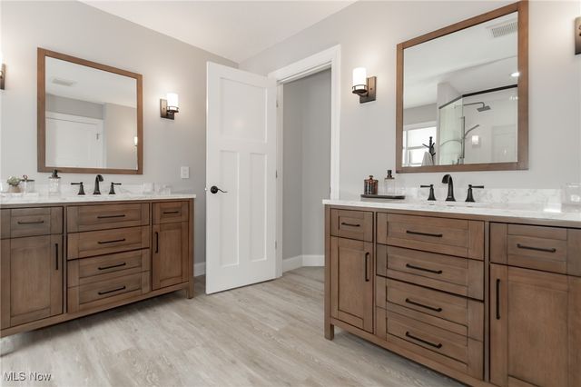 12430 Willshire Lane, Chardon, OH 44024