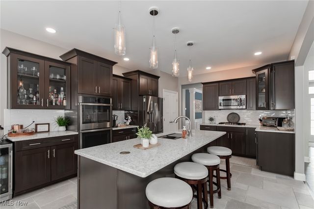 12430 Willshire Lane, Chardon, OH 44024