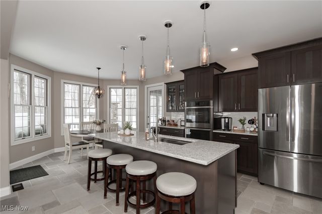 12430 Willshire Lane, Chardon, OH 44024