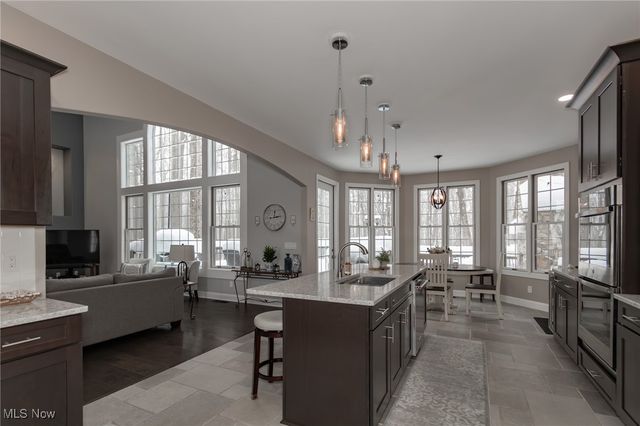 12430 Willshire Lane, Chardon, OH 44024