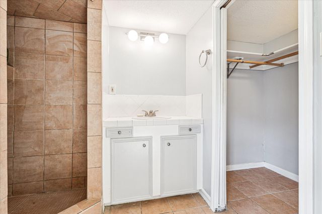 5125 Maple Street, Bellaire, TX 77401