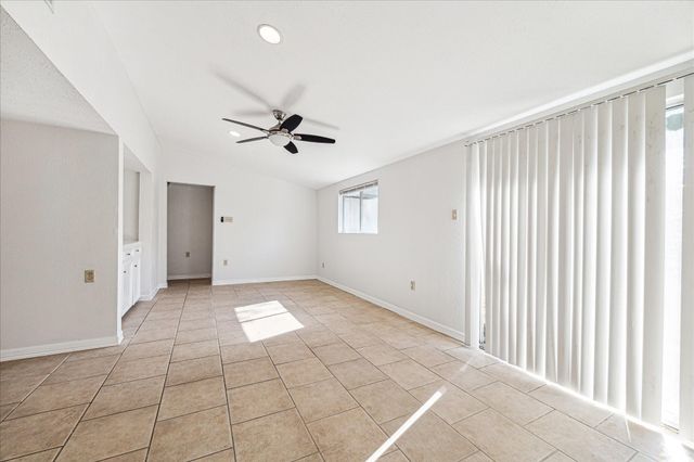 5125 Maple Street, Bellaire, TX 77401