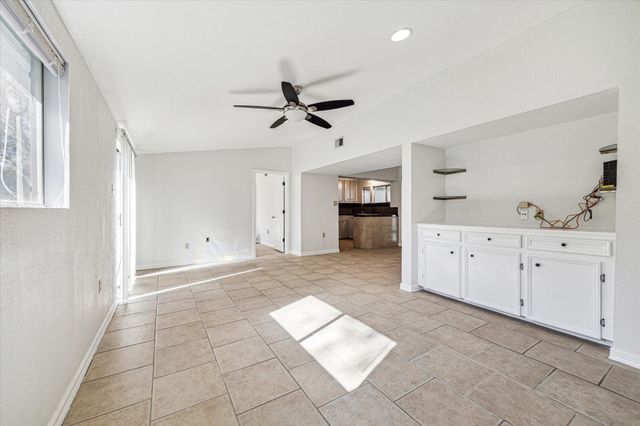 5125 Maple Street, Bellaire, TX 77401