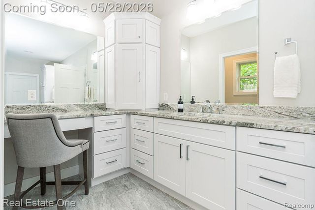 60553 Pennington Way, Rochester, MI 48306