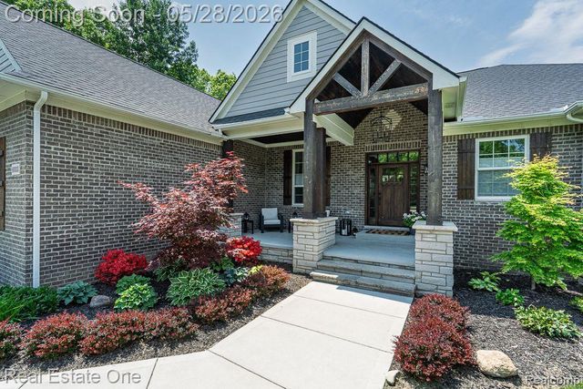 60553 Pennington Way, Rochester, MI 48306