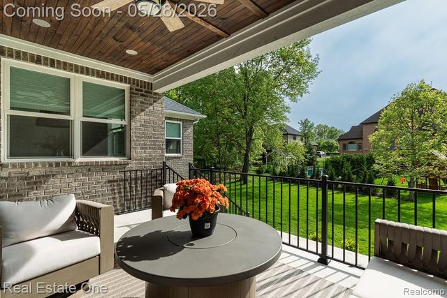 60553 Pennington Way, Rochester, MI 48306