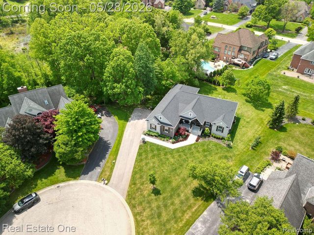 60553 Pennington Way, Rochester, MI 48306