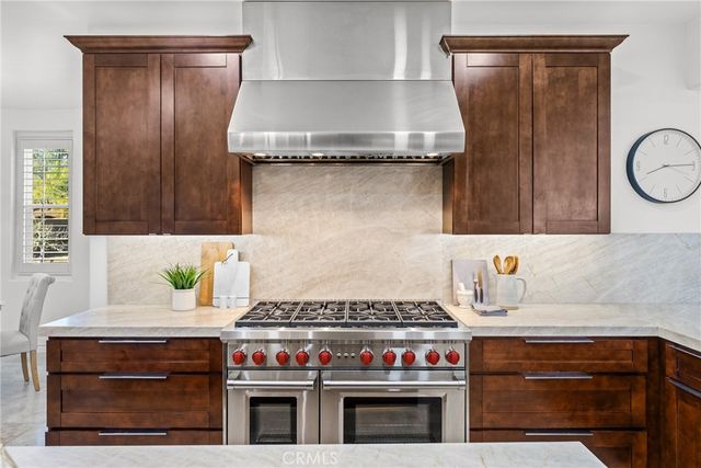 952 Creek View, Redlands, CA 92373