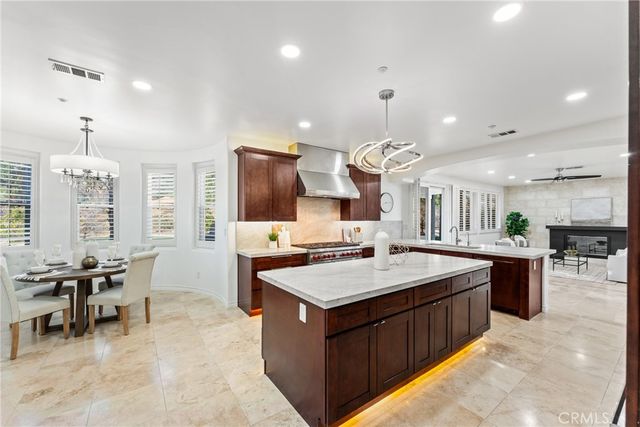 952 Creek View, Redlands, CA 92373