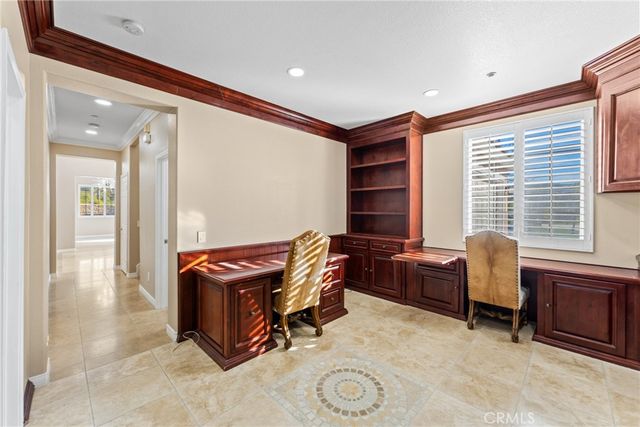 952 Creek View, Redlands, CA 92373