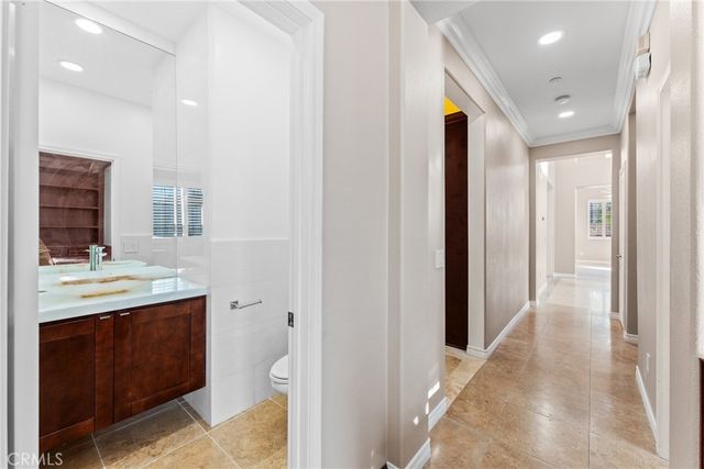 952 Creek View, Redlands, CA 92373