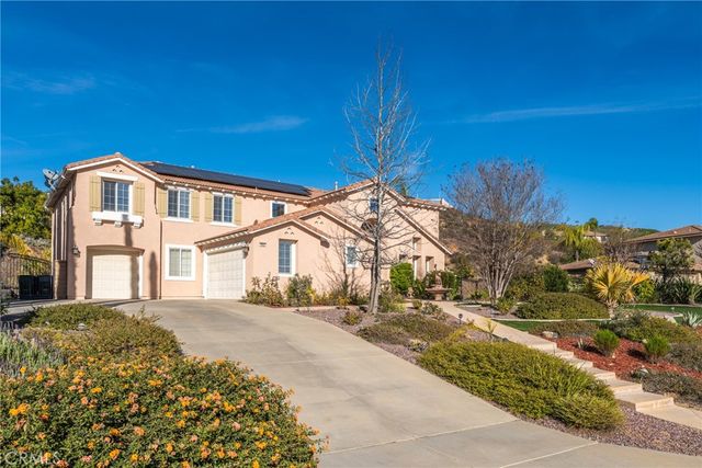 952 Creek View, Redlands, CA 92373