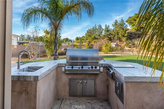 952 Creek View, Redlands, CA 92373