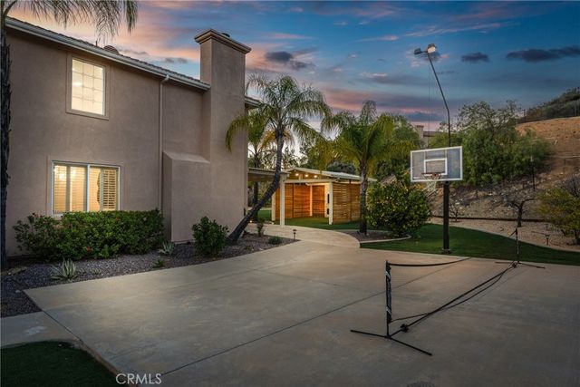 952 Creek View, Redlands, CA 92373