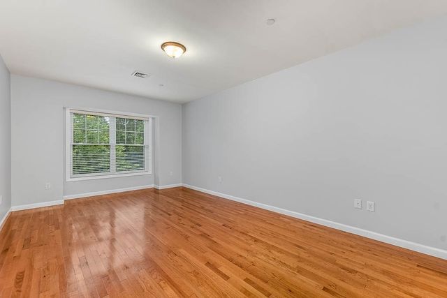 446 Belgrade Ave 408, Boston, MA 02132