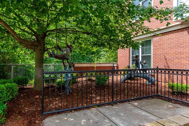 446 Belgrade Ave 408, Boston, MA 02132