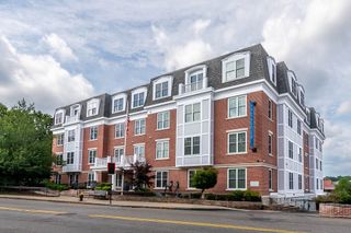 446 Belgrade Ave 408, Boston, MA 02132