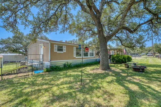 122 Heritage DR, Johnson City, TX 78636