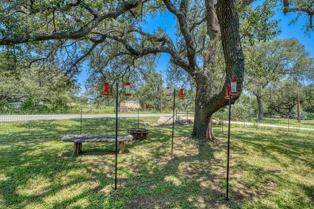 122 Heritage DR, Johnson City, TX 78636