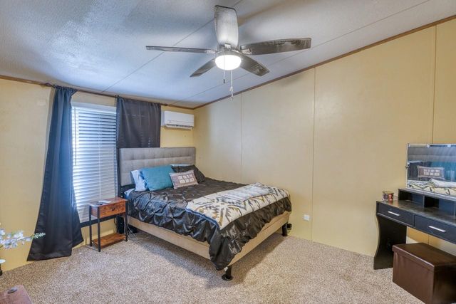 122 Heritage DR, Johnson City, TX 78636