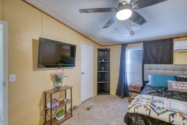122 Heritage DR, Johnson City, TX 78636