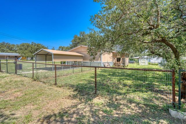 122 Heritage DR, Johnson City, TX 78636