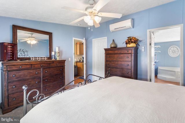 60 BROADWING DR, Hanover, PA 17331