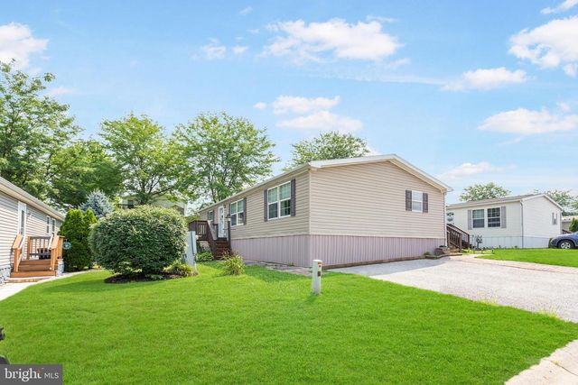 60 BROADWING DR, Hanover, PA 17331