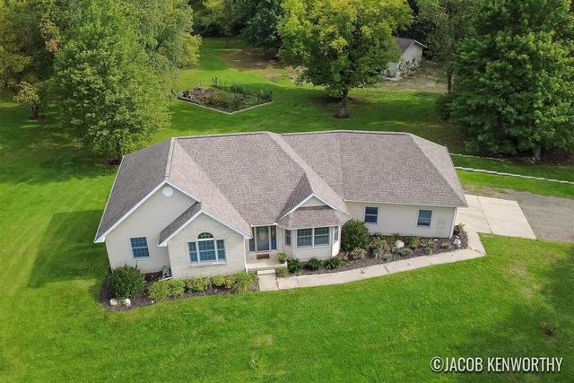 12285 Downes Street, Lowell, MI 49331