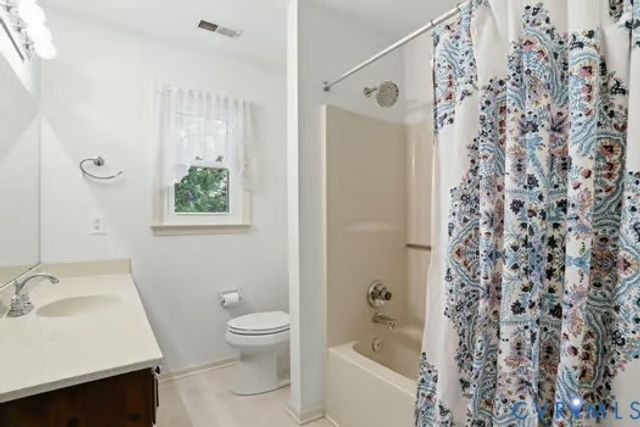2804 Executive Dr, Chester, VA 23831