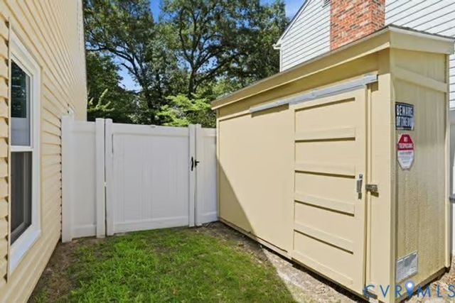 2804 Executive Dr, Chester, VA 23831