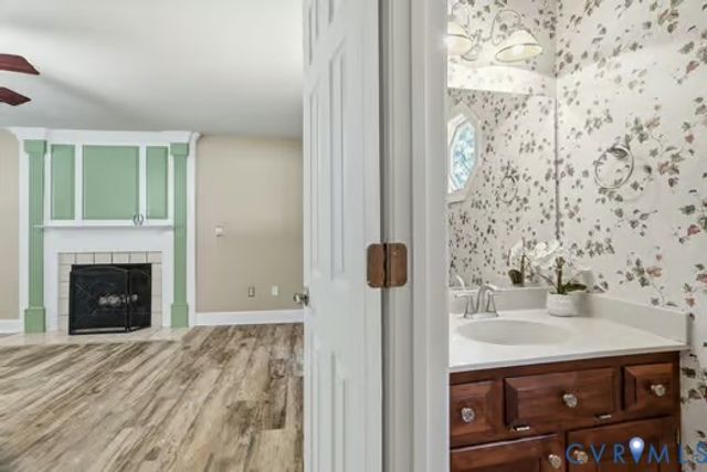 2804 Executive Dr, Chester, VA 23831
