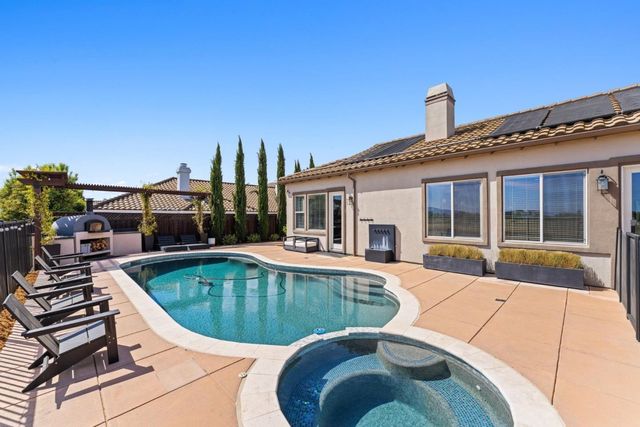 16780 Cabernet Circle, Morgan Hill, CA 95037