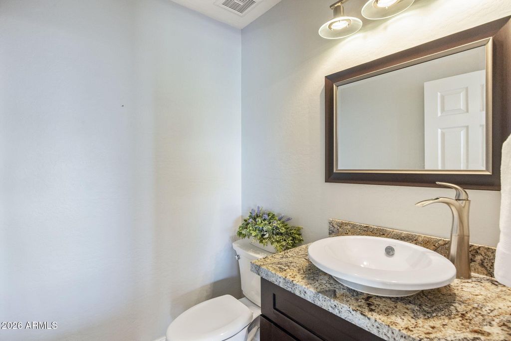 Image 16 of property listing at 12802 N 8TH Avenue, Phoenix, AZ 85029