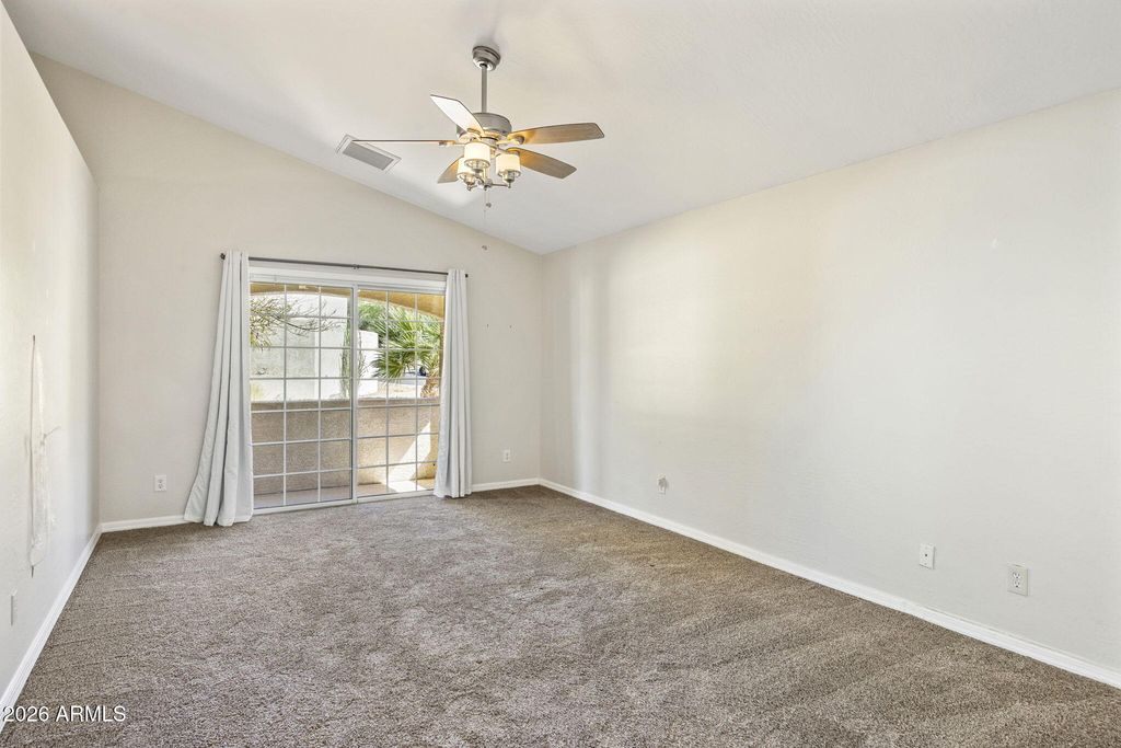 Image 18 of property listing at 12802 N 8TH Avenue, Phoenix, AZ 85029