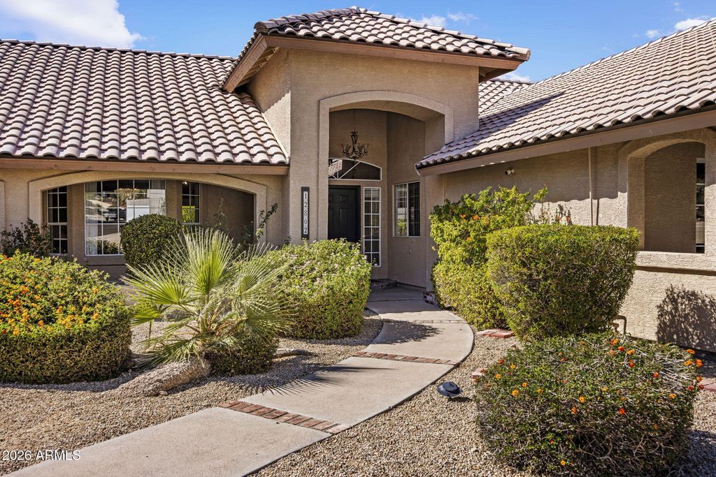 Image 2 of property listing at 12802 N 8TH Avenue, Phoenix, AZ 85029