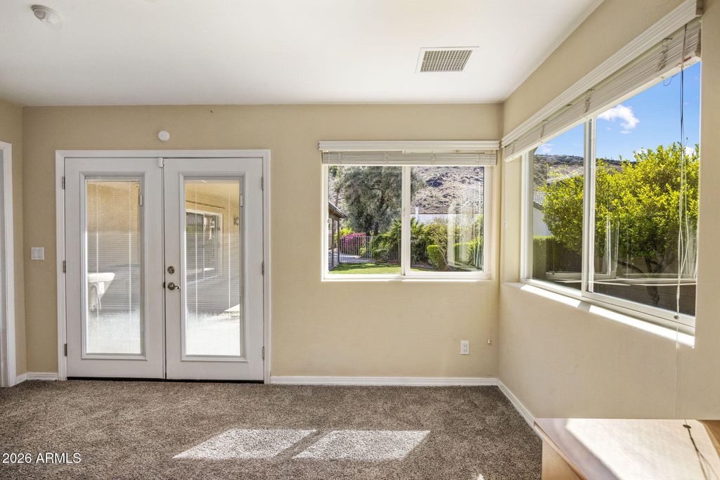 Image 27 of property listing at 12802 N 8TH Avenue, Phoenix, AZ 85029