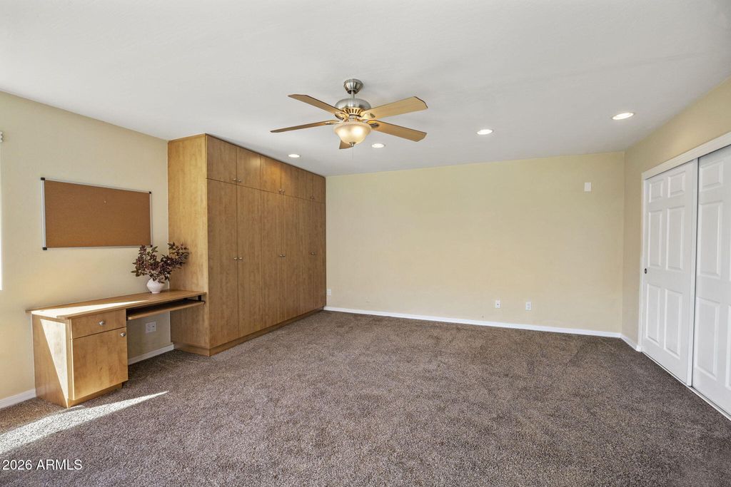 Image 28 of property listing at 12802 N 8TH Avenue, Phoenix, AZ 85029