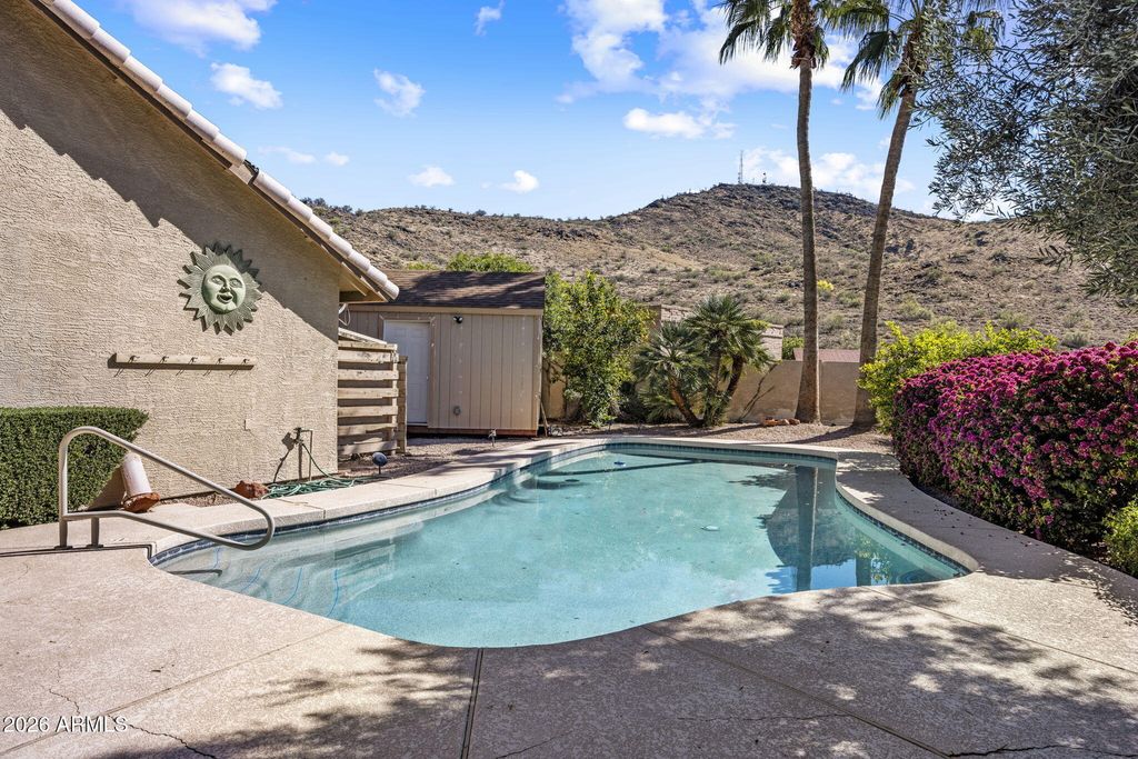 Image 34 of property listing at 12802 N 8TH Avenue, Phoenix, AZ 85029