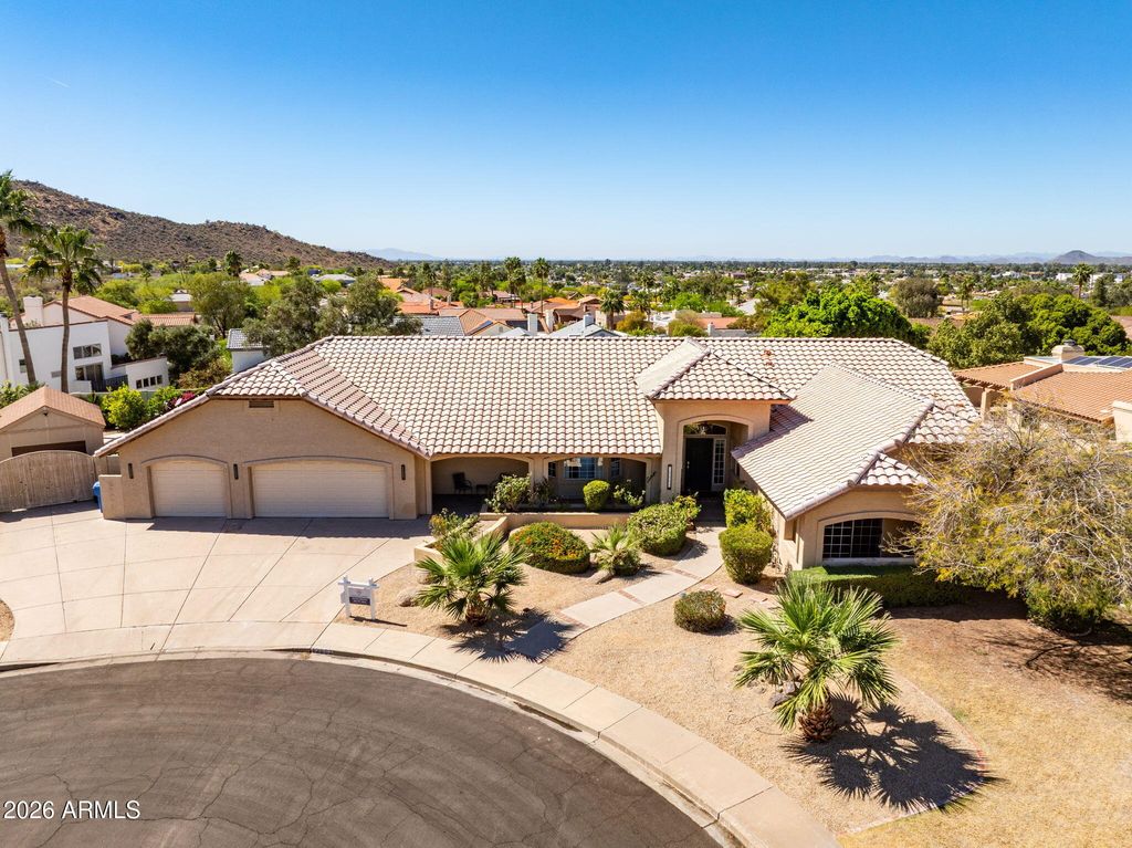 Image 40 of property listing at 12802 N 8TH Avenue, Phoenix, AZ 85029