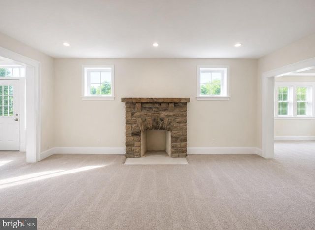 7031 LINCOLN DR, Philadelphia, PA 19119