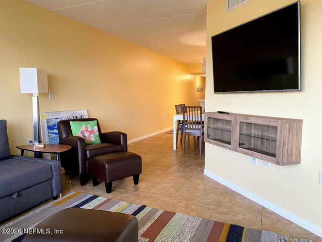 10 N 11TH Avenue N 102, Jacksonville Beach, FL 32250