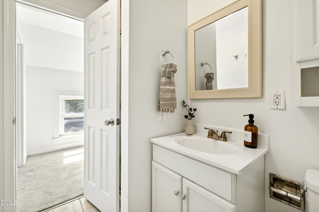 913 Washington Street, Durham, NC 27701