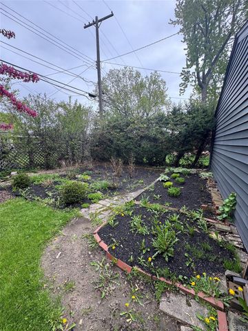 4312 Samoset Road, Royal Oak, MI 48073