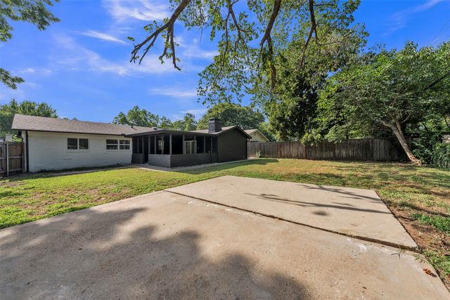 408 Simmons Drive, Hurst, TX 76053