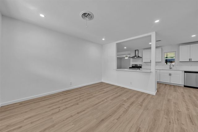 408 Simmons Drive, Hurst, TX 76053